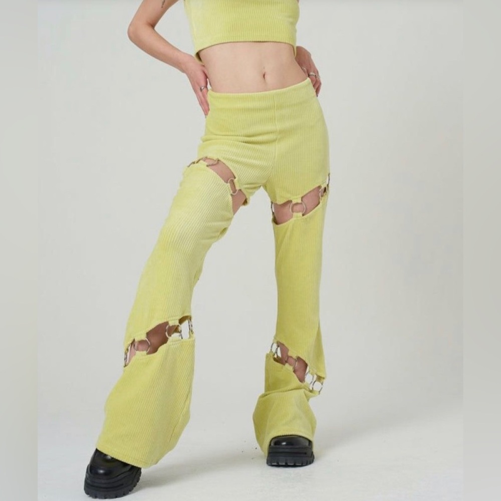 NEW | THE RAGGED PRIEST Flared Corduroy O-Ring Pants